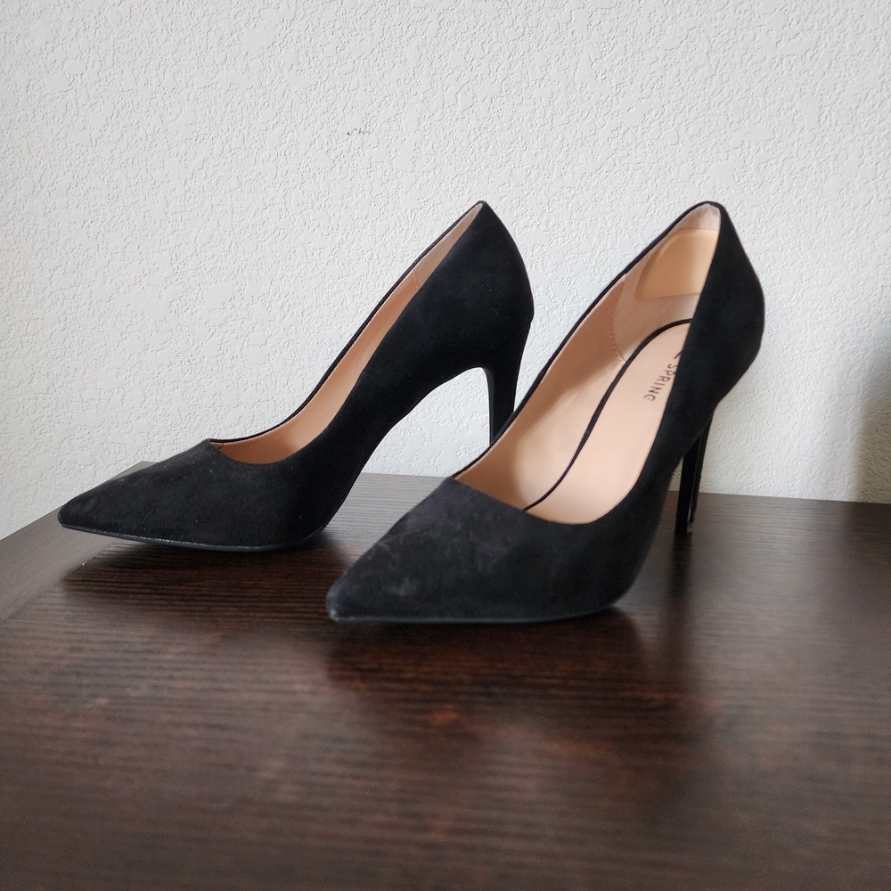 Elegant Black Women's Pointy Toe Heels Size: 7.5 - Picture 8 of 10